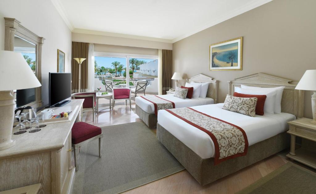 Двухместный (Улучшенный двухместный номер с 2 отдельными кроватями и частичным видом на море) курортного отеля Iberotel Palace, Шарм-эль-Шейх
