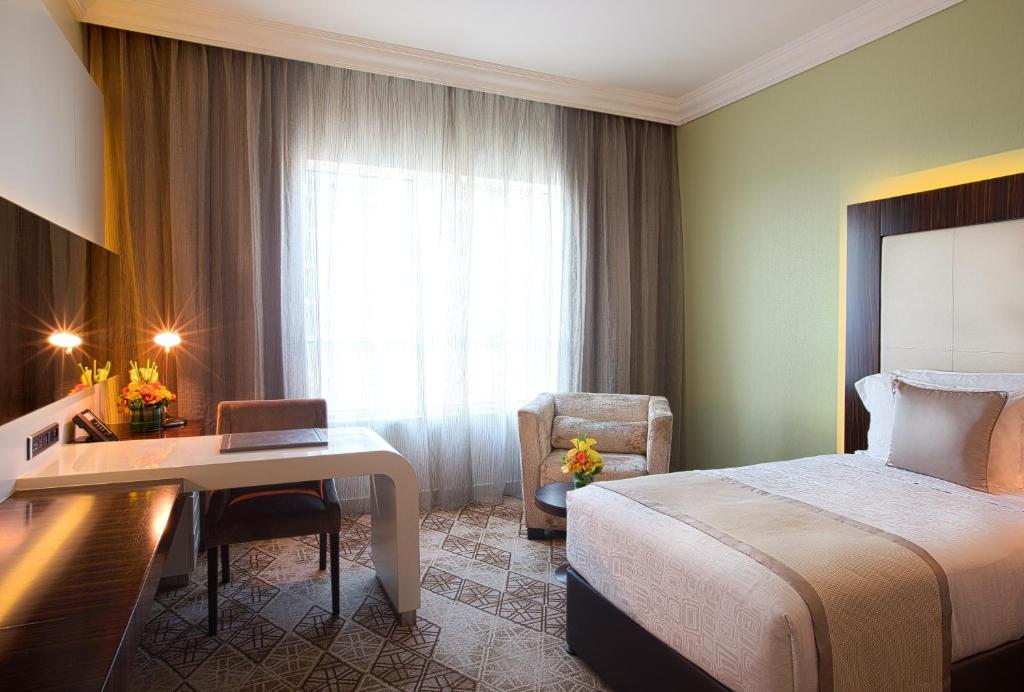 Двухместный (Двухместный номер Делюкс с 2 отдельными кроватями) отеля Auris Plaza Hotel, Дубай
