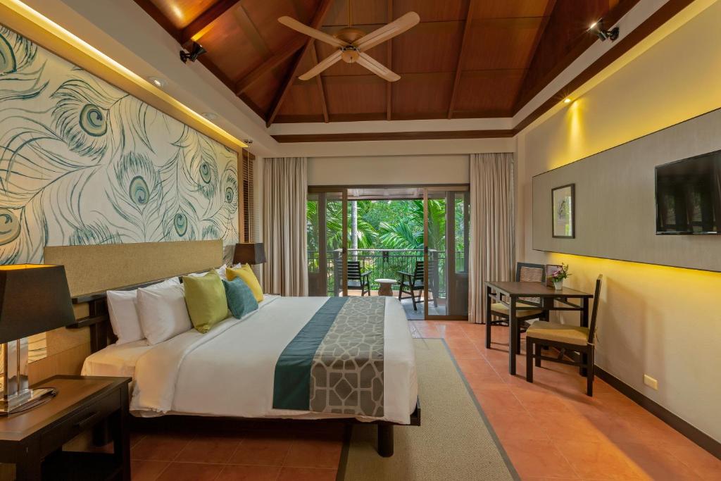 Двухместный (Улучшенный двухместный номер с 1 кроватью или 2 отдельными кроватями) курортного отеля Khaolak Merlin Resort, Кхаулак