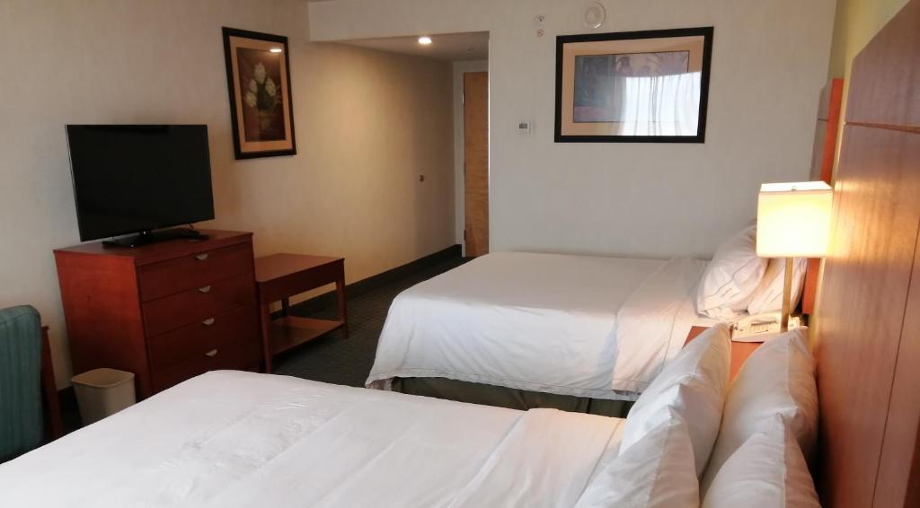 Двухместный (Номер с 2 кроватями размера «queen-size» – Для некурящих) отеля Holiday Inn Express & Suites Toluca Zona Aeropuerto, Толука-де-Лердо