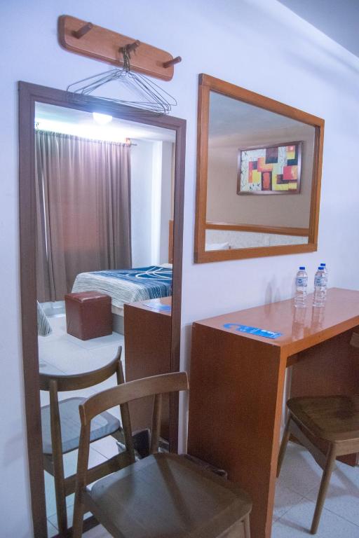 Двухместный (Двухместный номер с 2 отдельными кроватями) отеля Hotel Niza Zona Piel, Леон (Штат Гуанахуато)