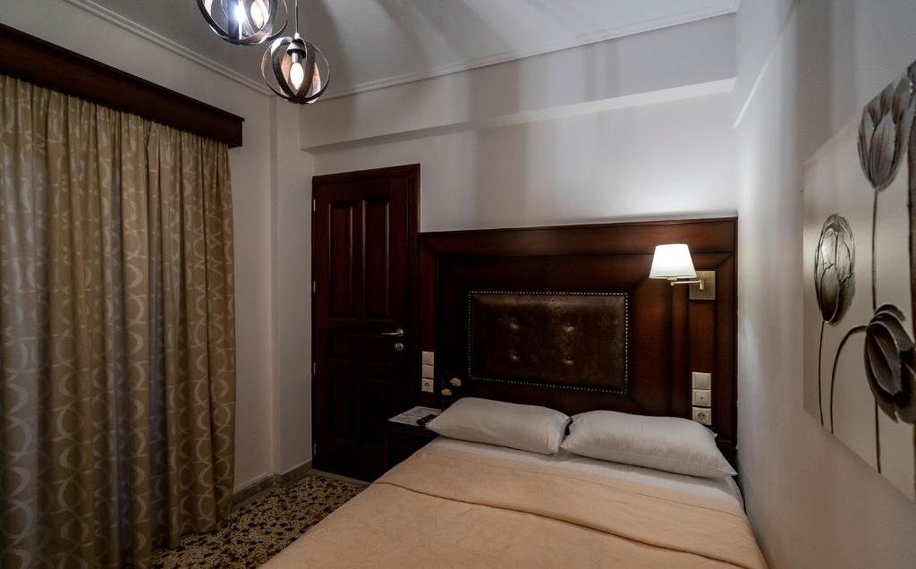 Двухместный (Двухместный номер эконом-класса с 1 кроватью (без вида)) отеля Hotel Meteora, Калампака