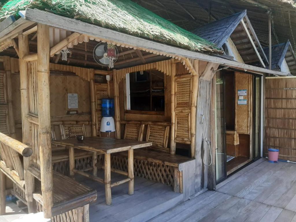 Сьюит (Люкс с кроватью размера «king-size» и видом на море), Paolyn Floating House Restaurant