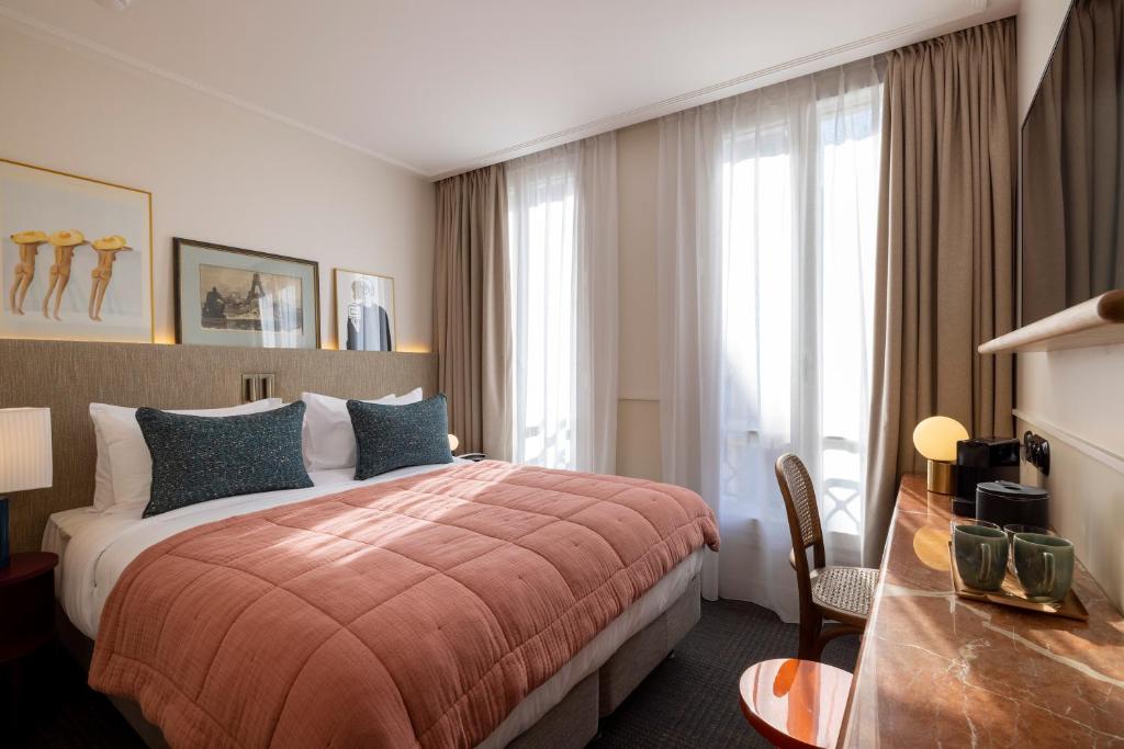 Двухместный (Улучшенный двухместный номер с 1 кроватью) отеля Hotel Troyon, Париж