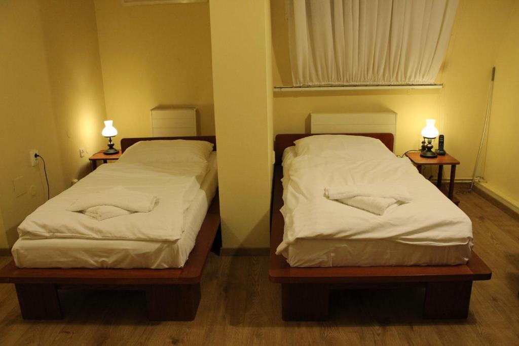 Двухместный (Классический двухместный номер с 2 отдельными кроватями) отеля Enjoy Inn, Пльзень