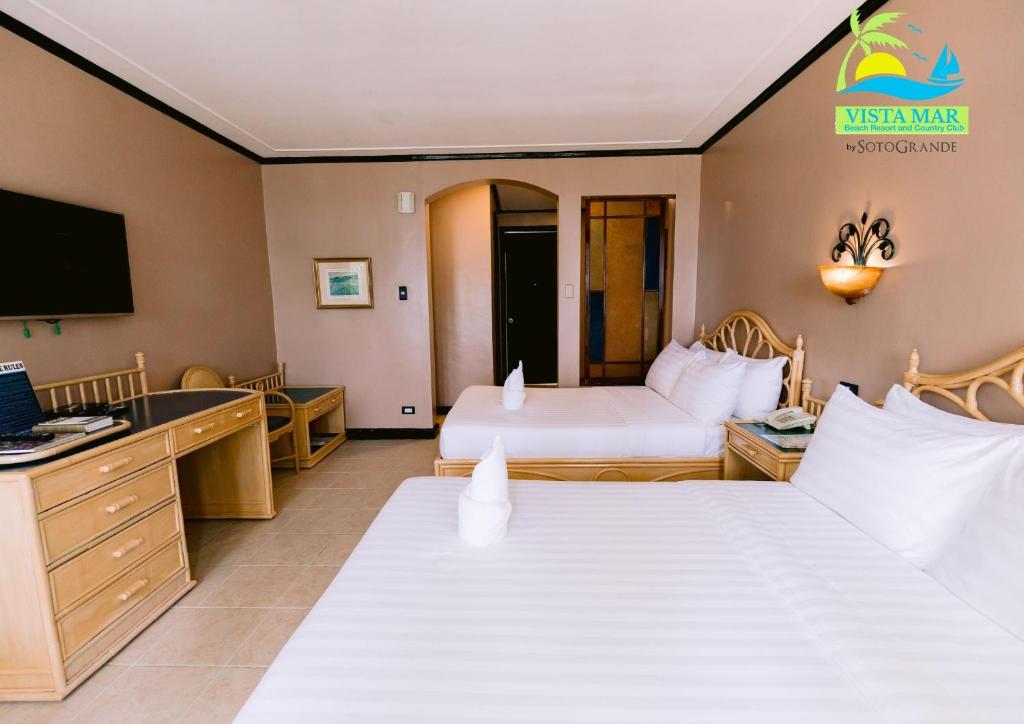 Двухместный (Стандартный двухместный номер с 2 отдельными кроватями) курортного отеля Vista Mar Beach Resort and Country Club, Мактан