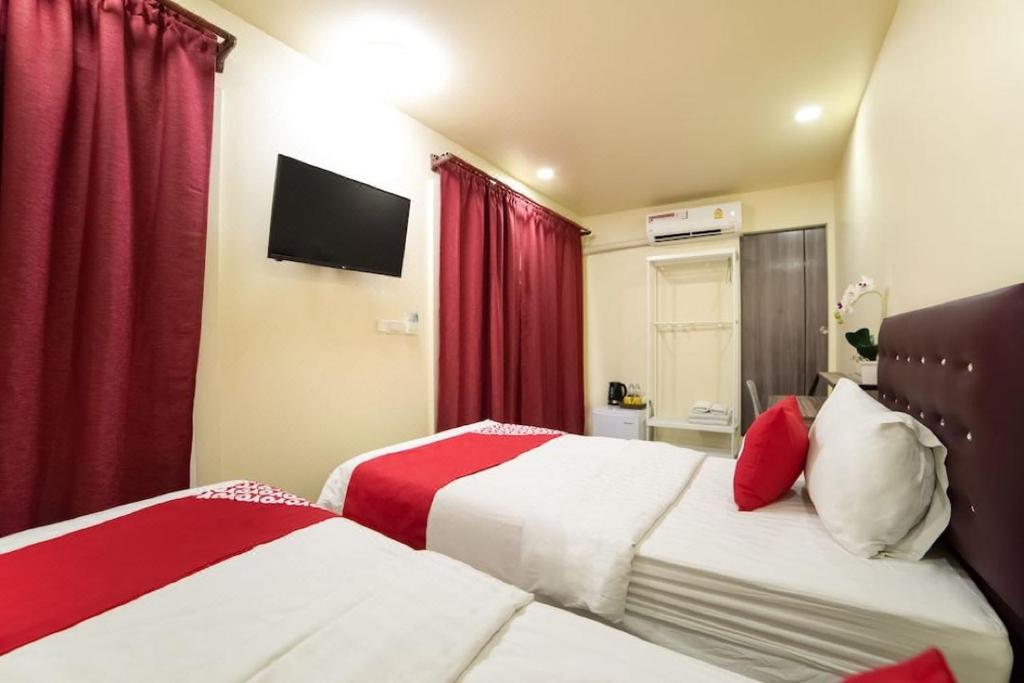 Двухместный (Улучшенный двухместный номер с 2 отдельными кроватями) отеля 5GOLD, Бангкок