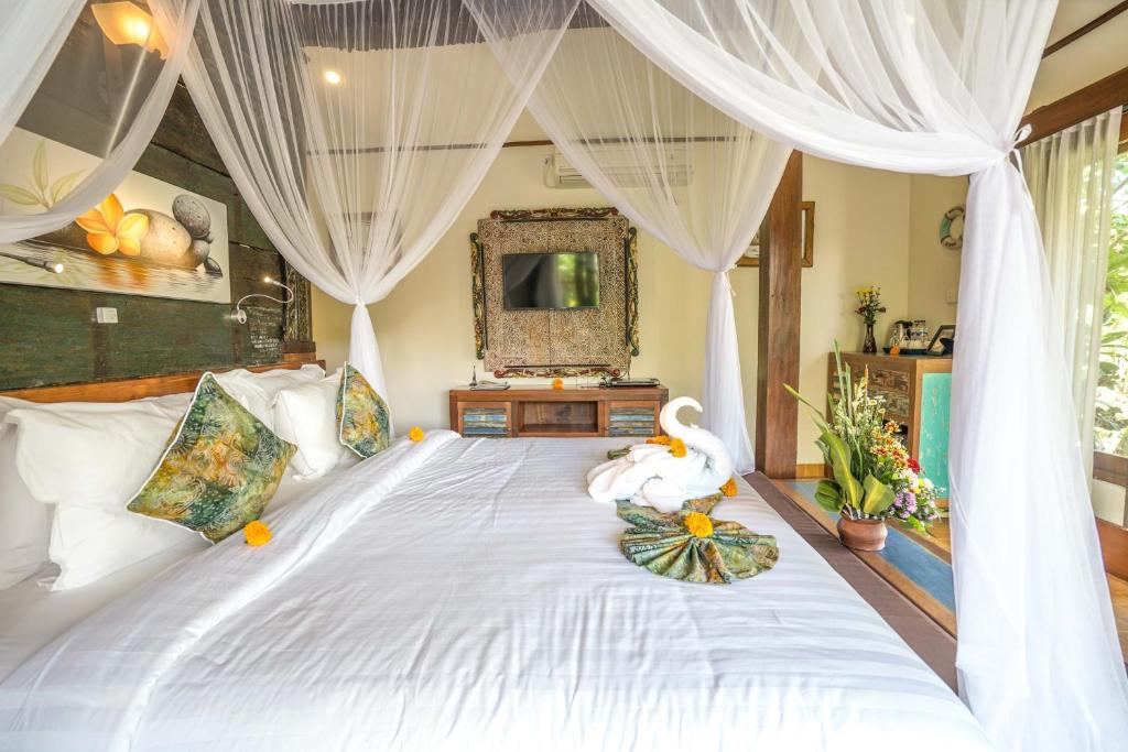 Двухместный (Двухместный номер с 1 кроватью и видом на бассейн), KTS Authentic Balinese Villas