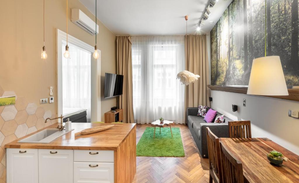 Апартаменты (Апартаменты с 2 спальнями) апарт-отеля Mordecai Twelve, Прага
