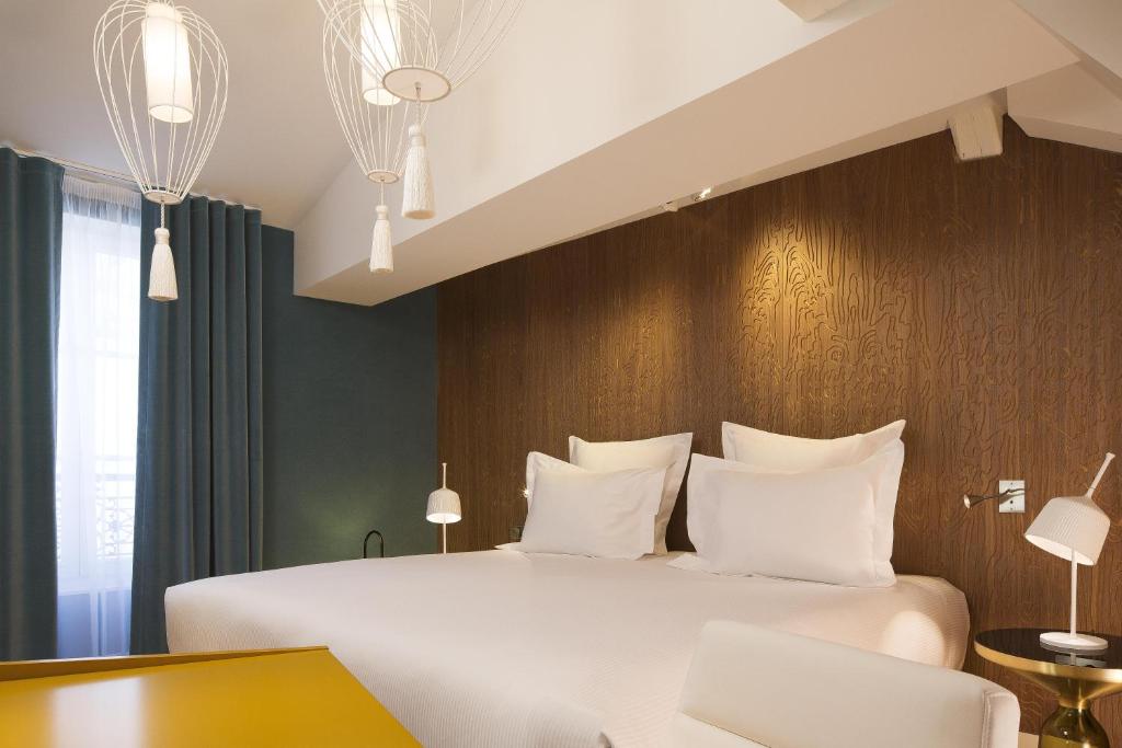 Двухместный (Номер Делюкс с кроватью размера «king-size») отеля Hotel Dupond-Smith, Париж