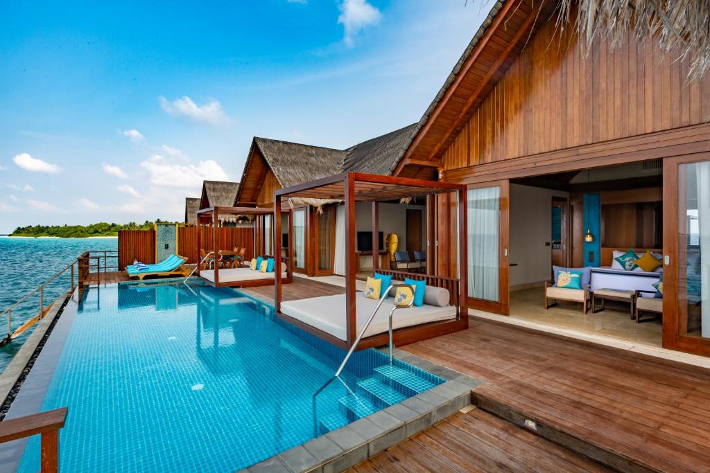 Вилла (Вилла Reef Residence с 2 спальнями и бассейном) курортного отеля Furaveri Island Resort & Spa, Аарах