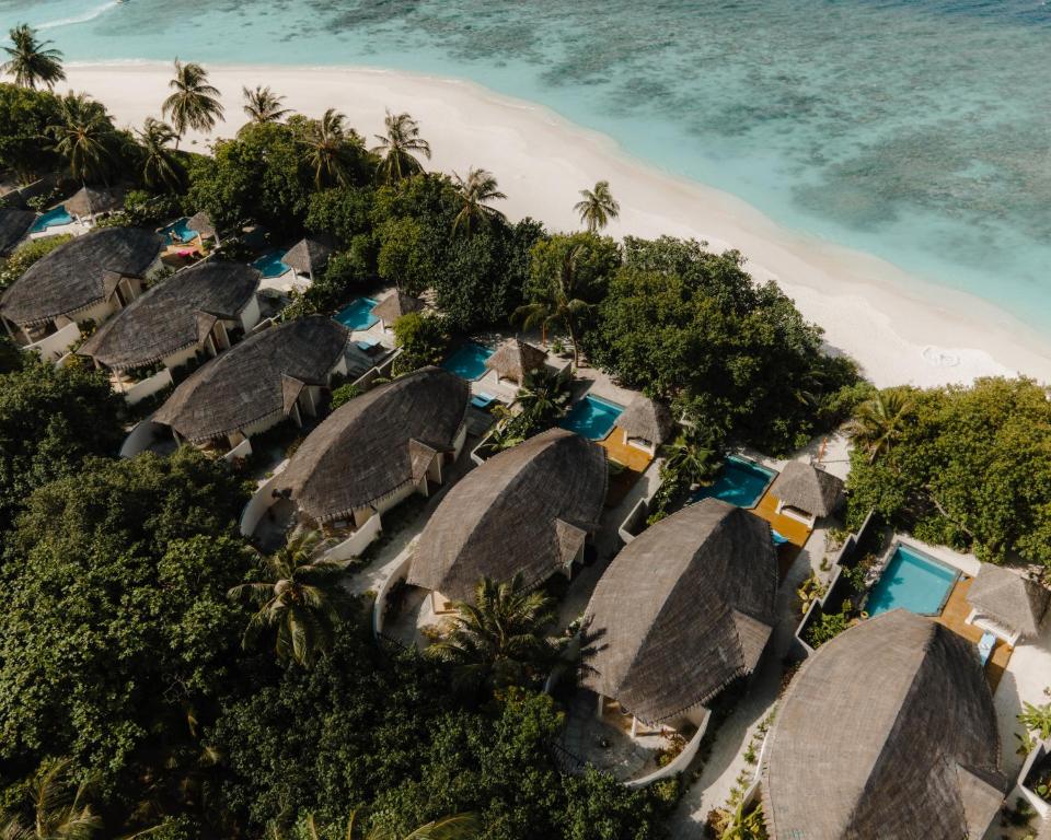 Вилла (Вилла «Дхони» с бассейном (рядом с пляжем)) курортного отеля Furaveri Island Resort & Spa, Аарах