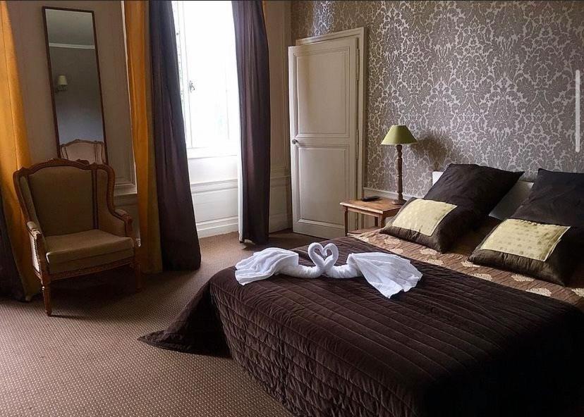 Семейный (Семейный полулюкс) отеля Chateau Du Four De Vaux, Невер
