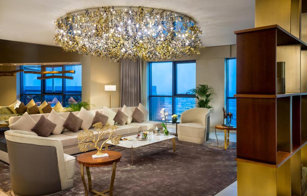 Апартаменты (Пентхаус Sky с 4 спальнями) апарт-отеля Millennium Place Barsha Heights Hotel Apartments, Дубай