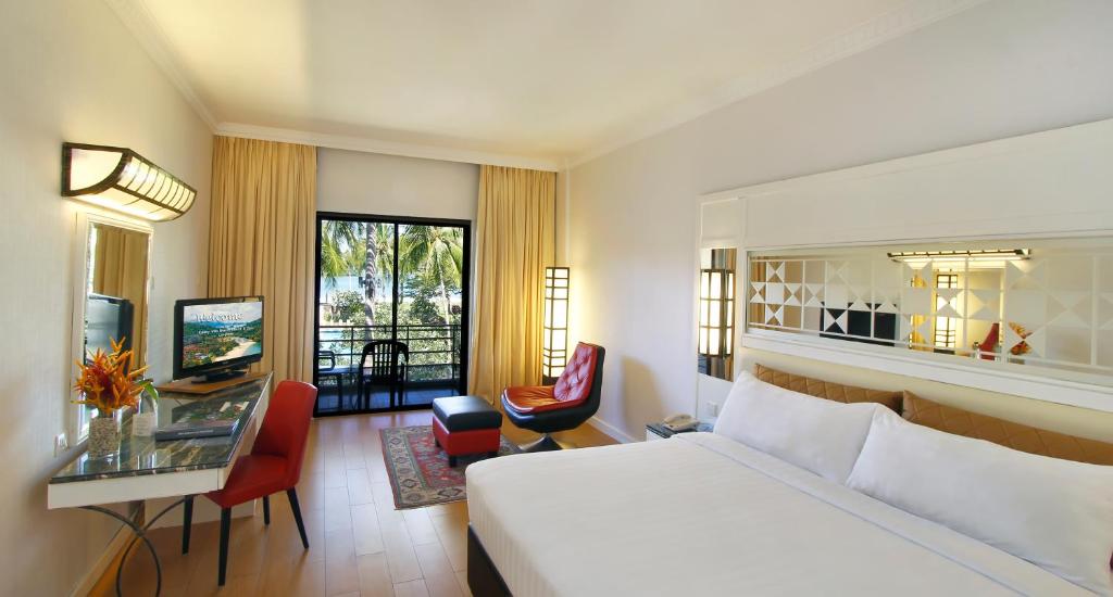 Двухместный (Двухместный номер Делюкс «Премиум» с 1 кроватью или 2 отдельными кроватями) курортного отеля Holiday Villa Beach Resort & Spa Langkawi, Лангкави