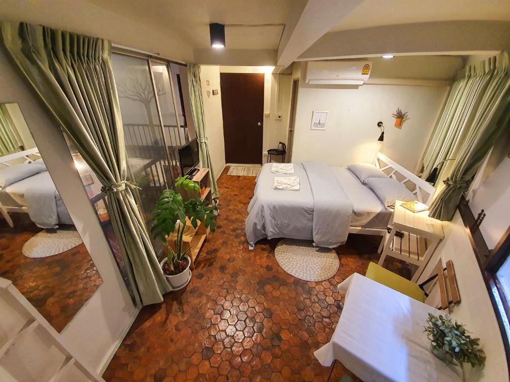 Двухместный (Улучшенный номер с кроватью размера «queen-size») хостела The Hostel 16, Бангкок
