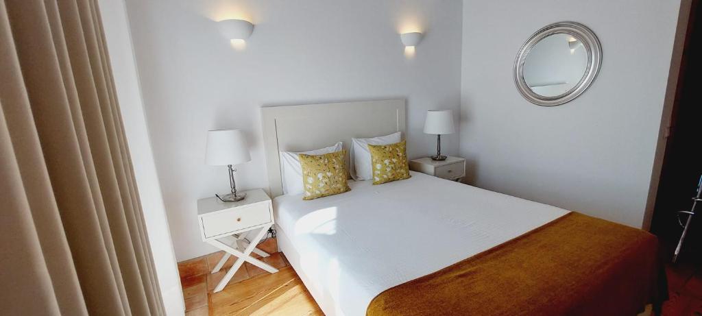 Двухместный (Двухместный номер Делюкс с 1 кроватью и боковым видом на море) отеля Guarda Rios, Вила-Нова-де-Мильфонт