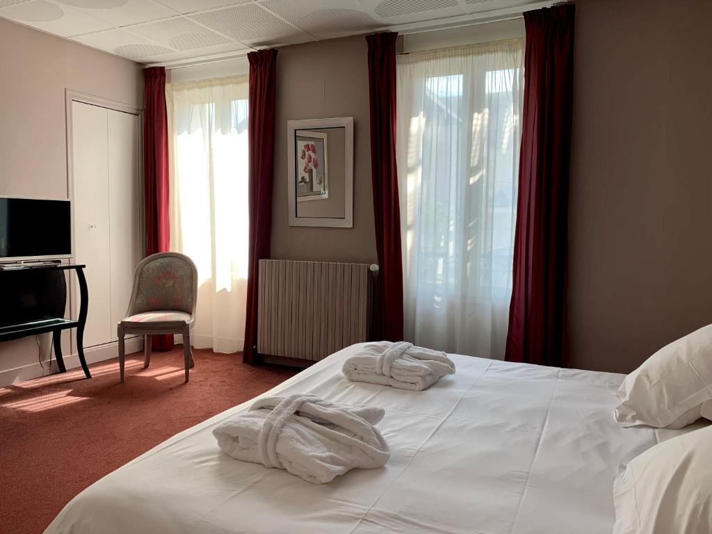 Двухместный (Улучшенный двухместный номер с 1 кроватью) отеля Grand Hotel De Courtoisville & Spa, Сен-Мало