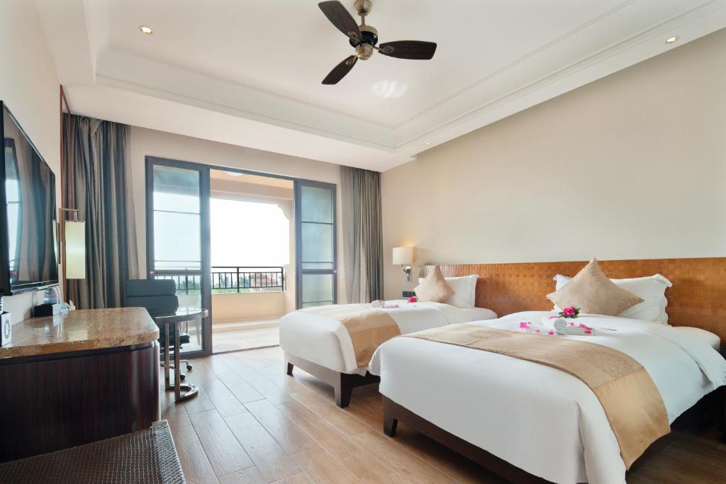 Двухместный (Двухместный номер Делюкс с 2 отдельными кроватями и видом на море) отеля Hainan Ya Tai Hot Spring Hotel, Хайкоу