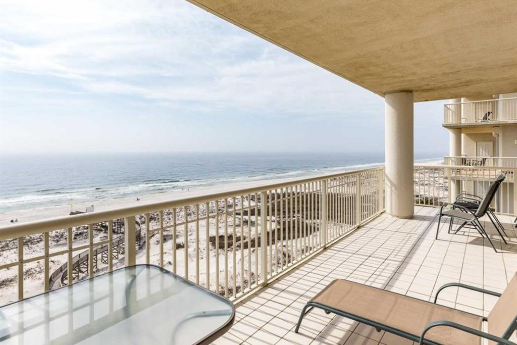 Апартаменты (Апартаменты с балконом) отеля The Beach Club Resort and Spa II, Галф-Шорс