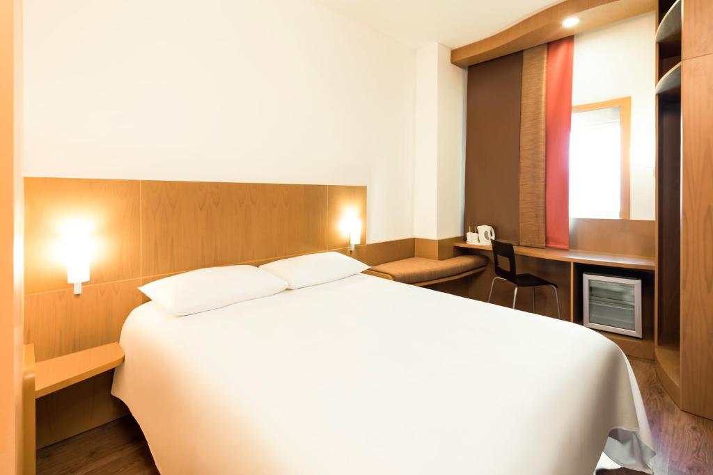 Двухместный (Стандартный двухместный номер с 1 кроватью) отеля Ibis Fujairah, Фуджейра