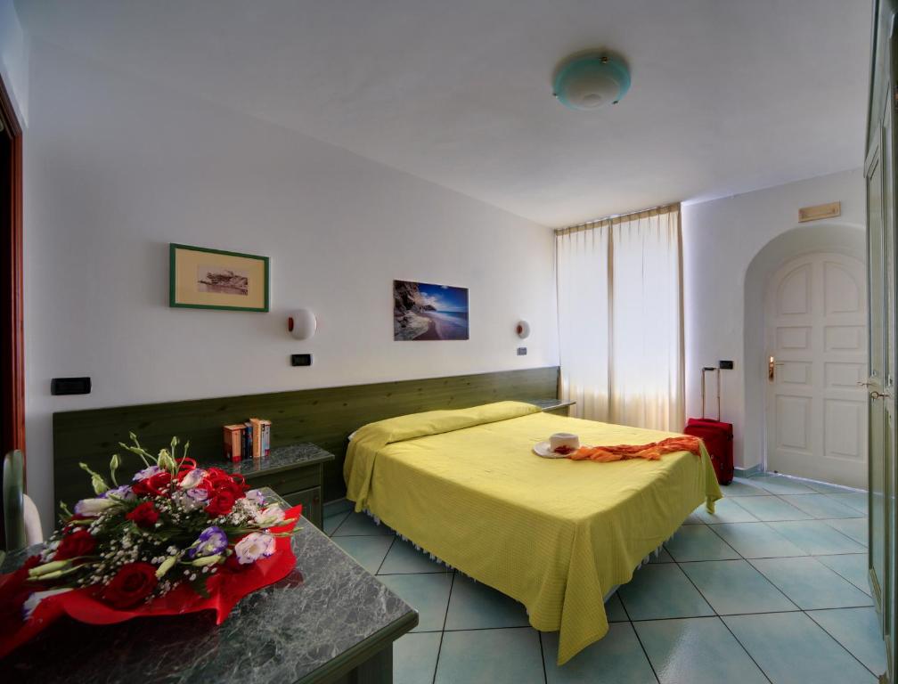 Двухместный (Двухместный номер с 1 кроватью или 2 отдельными кроватями - Первый этаж) отеля Hotel Casa del Sole, Искья