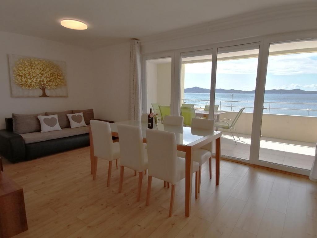 Апартаменты (Superior Two Bedroom Apartment with Balcony and Sea View), Apartments Villa Ema