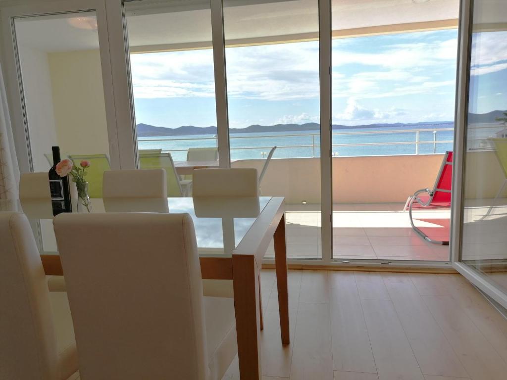 Апартаменты (Superior Two Bedroom Apartment with Balcony and Sea View), Apartments Villa Ema