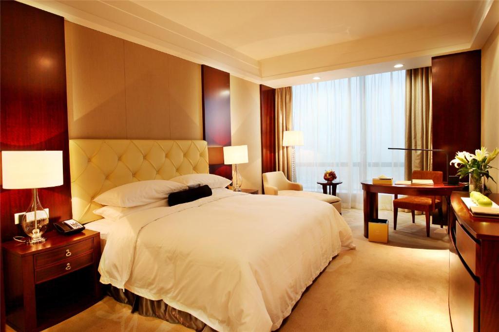 Двухместный (Улучшенный двухместный номер Делюкс с 1 кроватью) отеля Grand Barony Xi'an, Сиань