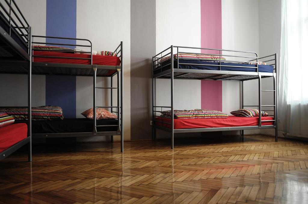 Номер (Кровать в общем трехместном номере для женщин) хостела Westend Hostel, Будапешт