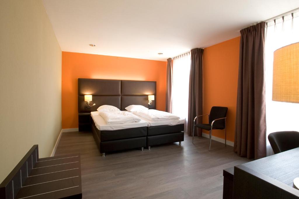 Двухместный (Двухместный номер «Комфорт» с 2 отдельными кроватями) отеля Hotel Roermond, Рурмонд