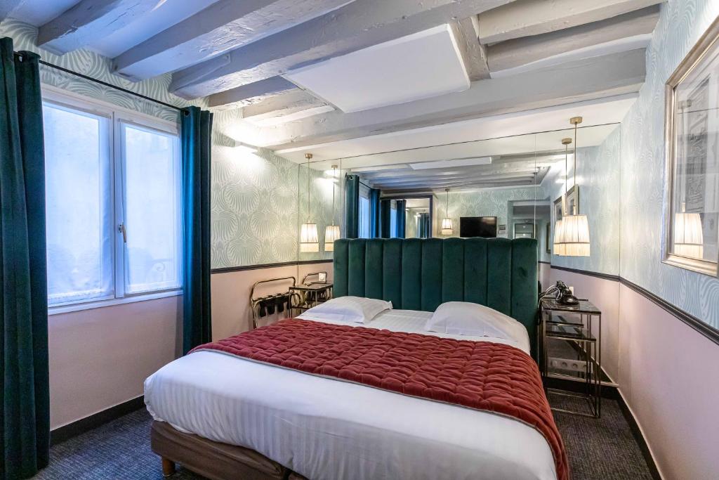 Двухместный (Улучшенный двухместный номер с 1 кроватью) отеля Dauphine Saint Germain, Париж