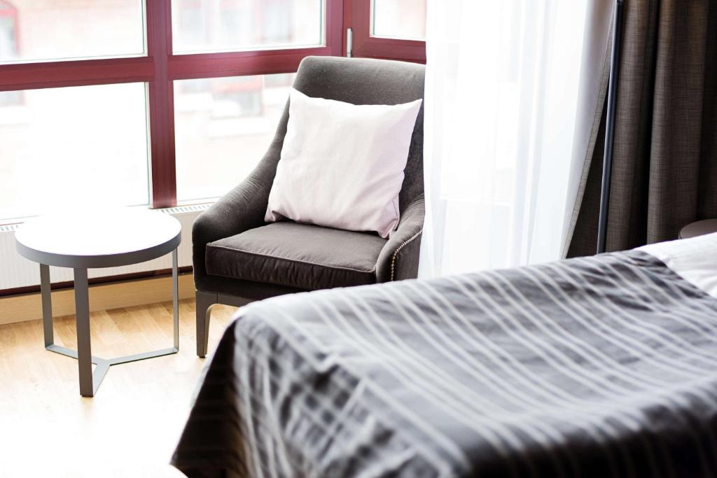 Двухместный (Улучшенный номер с кроватью размера «king-size») отеля Scandic Swania, Трольхеттан