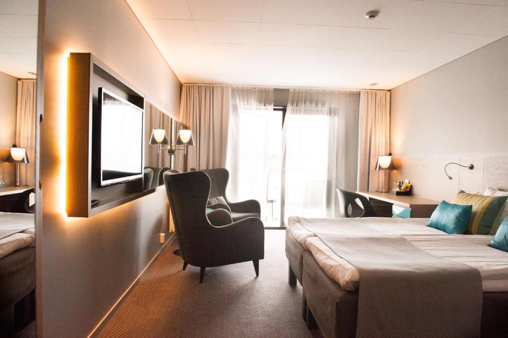 Двухместный (Улучшенный номер «Плюс» с кроватью размера «king-size») отеля Scandic Laholmen, Стромстад