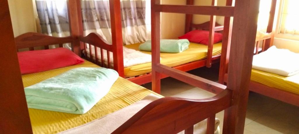Номер (Кровать в общем 6-местном номере для женщин) хостела Yoho Hi Lanka Hostel, Нувара-Элия