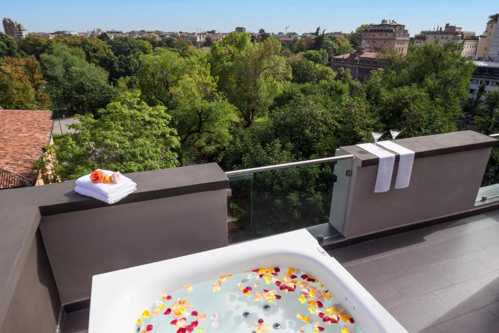 Сьюит (Люкс с панорамным видом) отеля Hotel Manin, Милан
