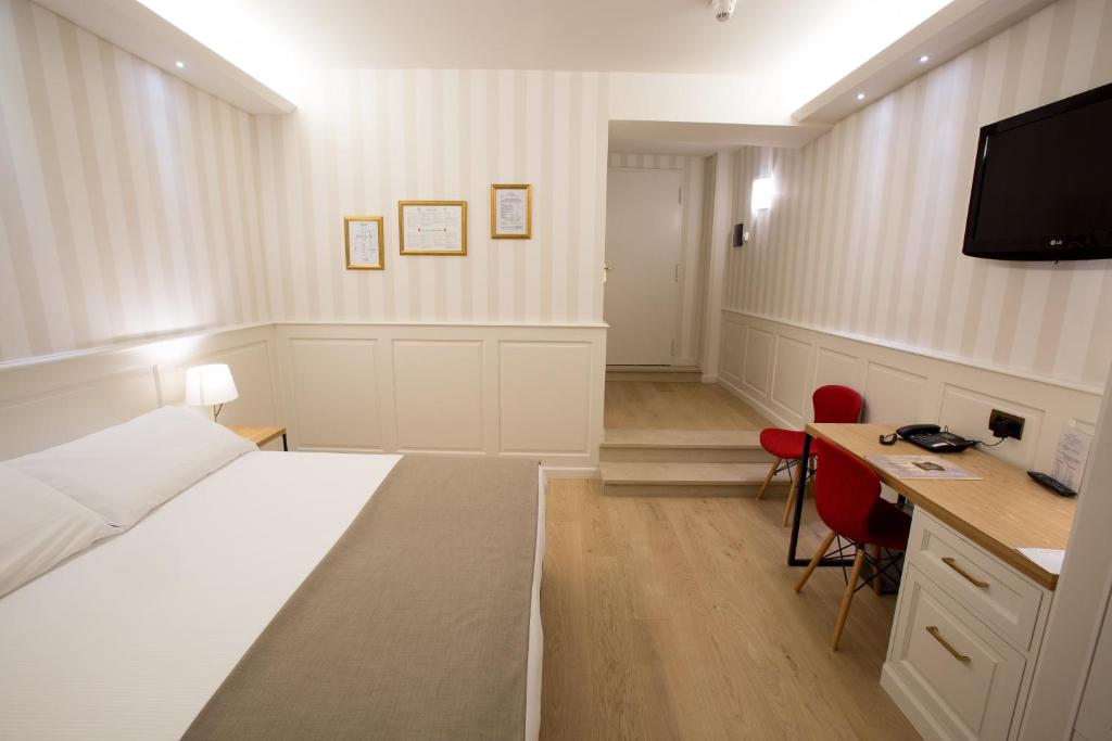 Двухместный (Стандартный двухместный номер с 1 кроватью) отеля Hotel Silla, Флоренция