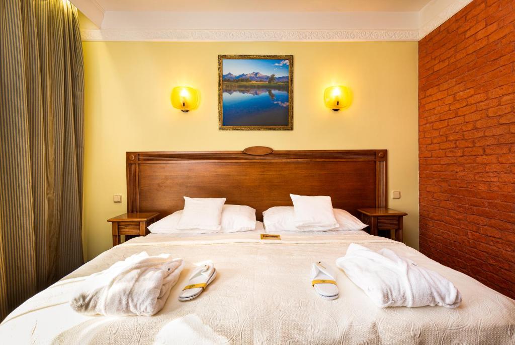 Двухместный (Просторный двухместный номер с 1 кроватью или 2 отдельными кроватями, вид на горы) отеля Hotel International, Татранска-Ломница
