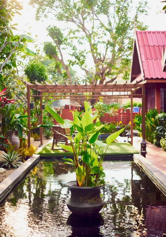 Вилла (Вилла с видом на пруд), Ruenkanok Thaihouse Resort