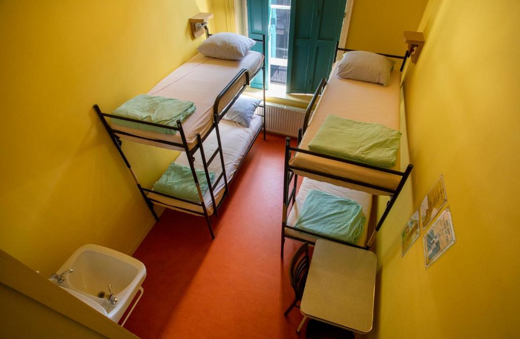 Номер (Кровать в общем номере для женщин с 4 кроватями) хостела Strowis Hostel, Утрехт