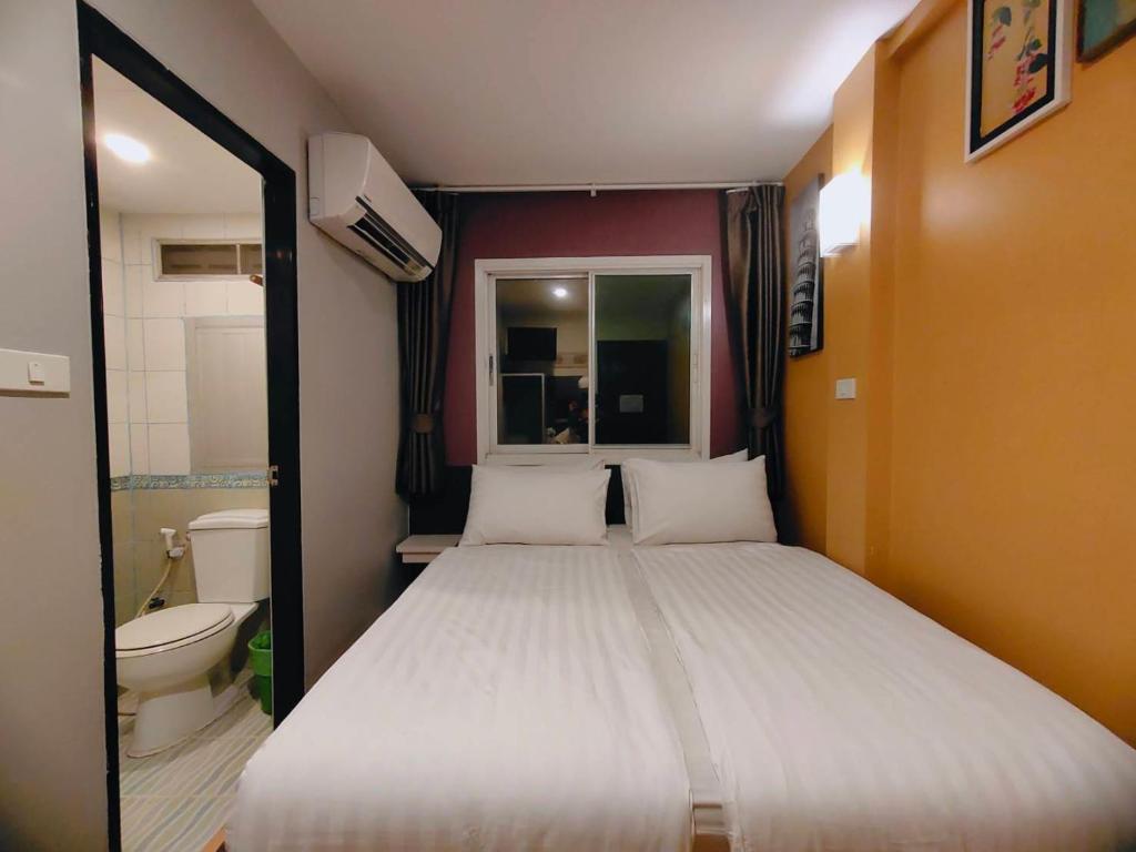 Двухместный (Двухместный номер с 1 кроватью) гостевого дома BBHouse Phra Athit, Бангкок