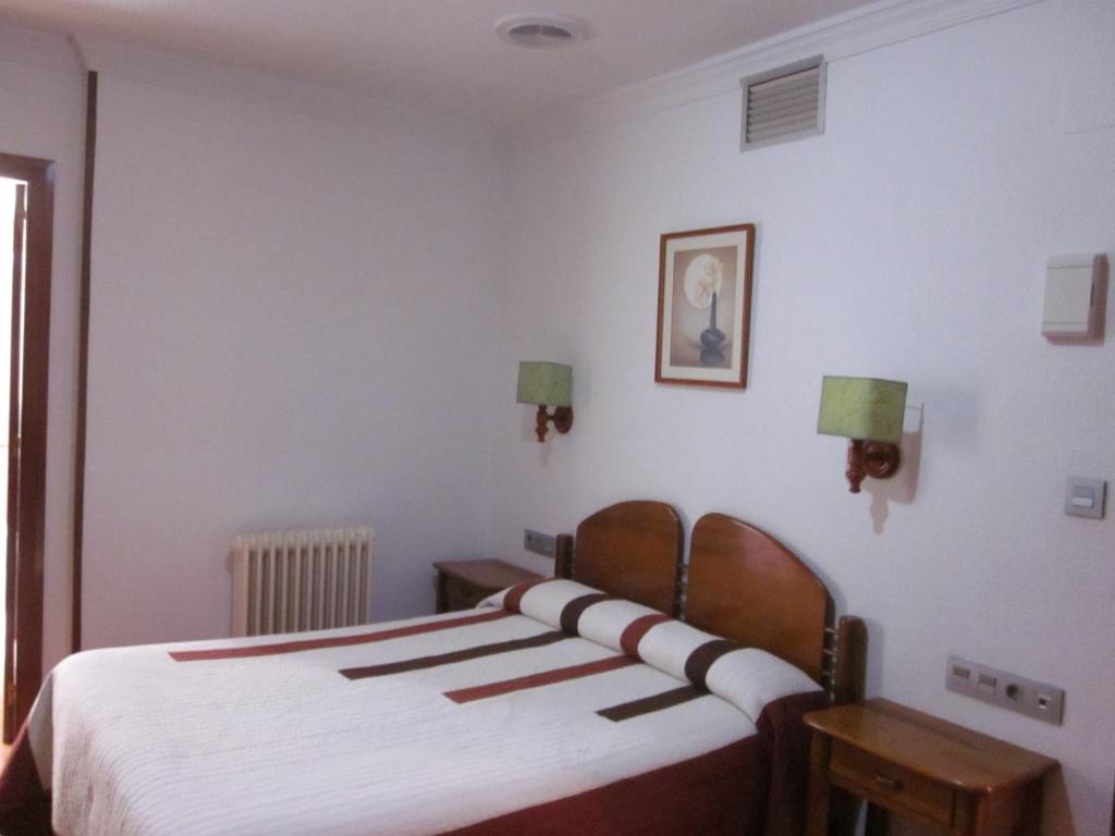 Двухместный (Двухместный номер с 1 кроватью или 2 отдельными кроватями) отеля Hotel Elena María, Гранада