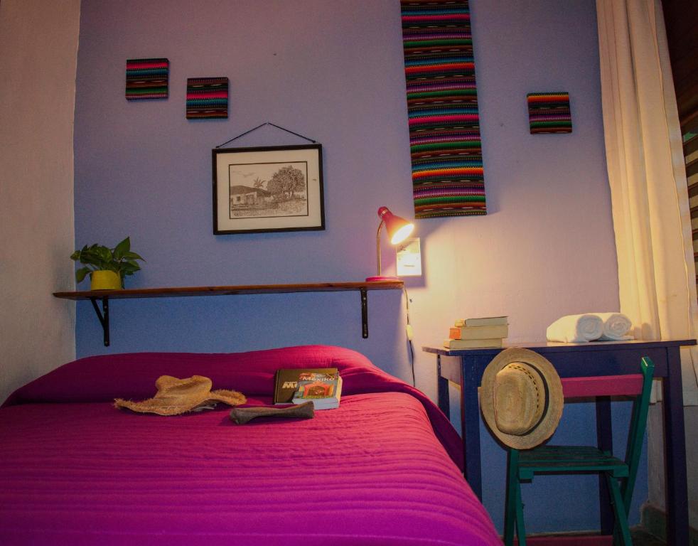 Двухместный (Двухместный номер с 1 кроватью и общей внешней ванной комнатой) хостела Hostel Candelaria, Вальядолид
