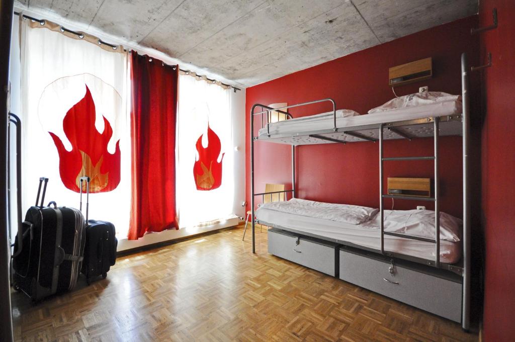 Четырехместный (Классический четырехместный номер) хостела Five Elements Hostel Frankfurt, Франкфурт-на-Майне