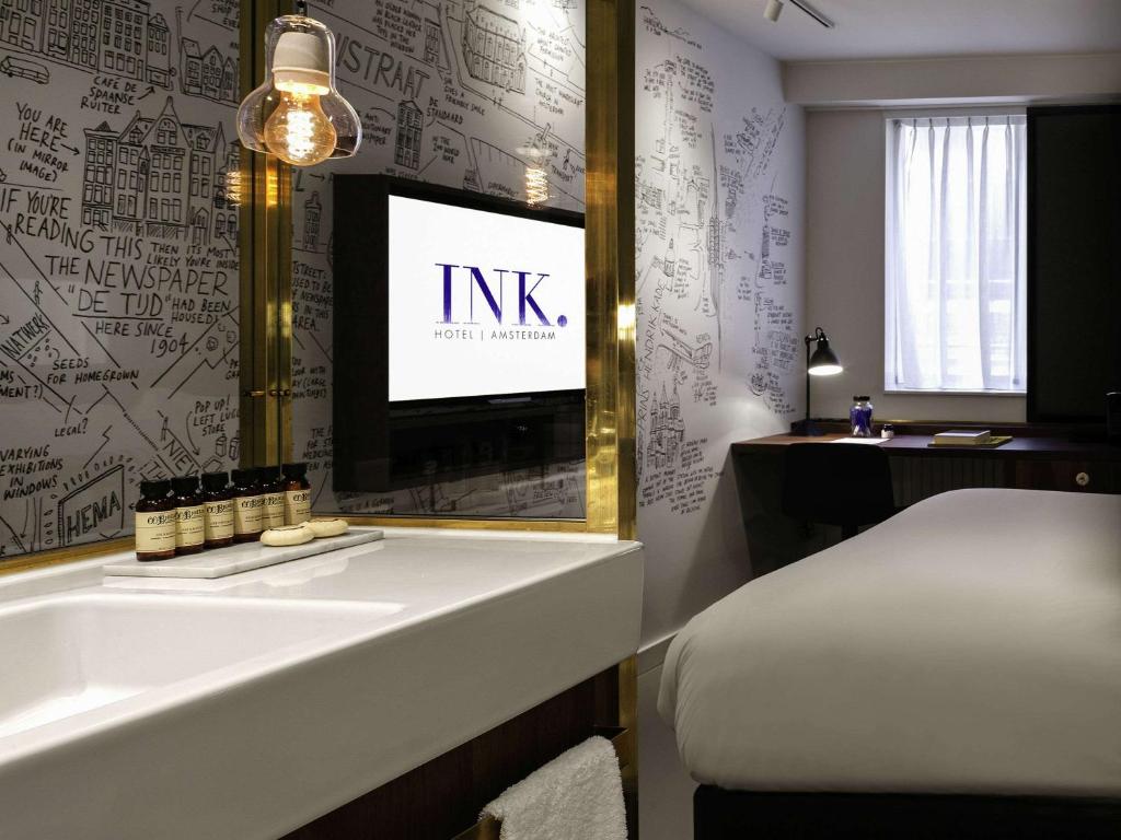 Двухместный (Улучшенный номер с кроватью размера «king-size»), INK Hotel Amsterdam - MGallery by Sofitel