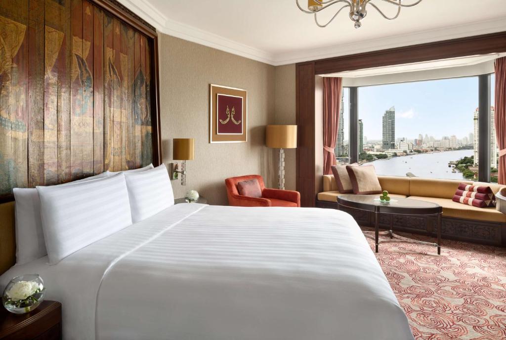 Двухместный (Клубный номер «Горизонт» с кроватью размера «king-size») отеля Shangri-La, Бангкок