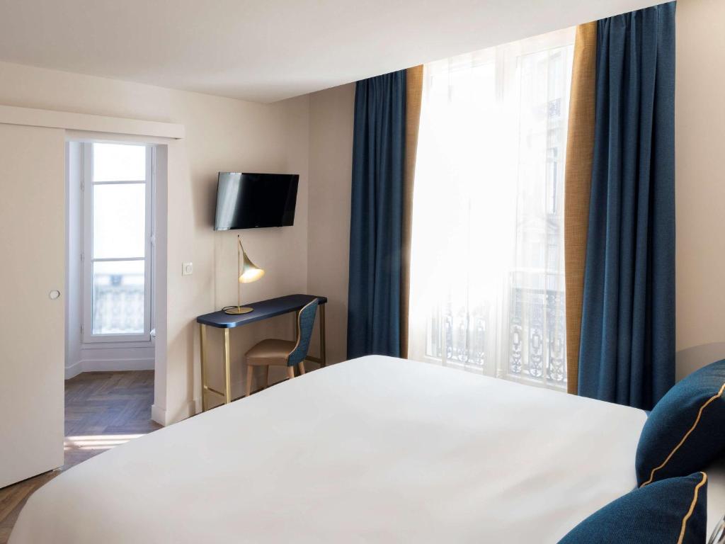 Двухместный (Улучшенный номер с кроватью размера «queen-size»), Hôtel Mercure Paris Opéra Lafayette