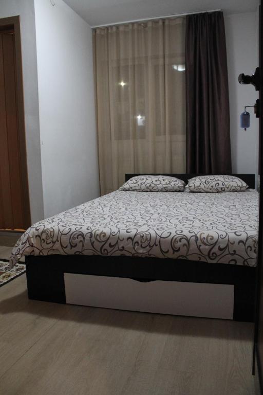 Двухместный (Двухместный номер эконом-класса с 1 кроватью) гостевого дома Pension Sinaia - Casa Ta, Синая