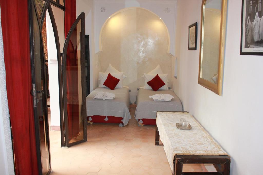 Семейный (Cемейный номер с собственной ванной комнатой) гостевого дома Riad Jnan El Cadi, Марракеш