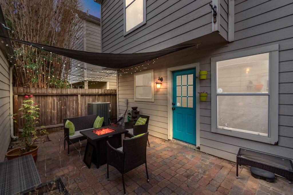 Peaceful Mid-Town/DT 3 BR 2.5 BA Townhouse
